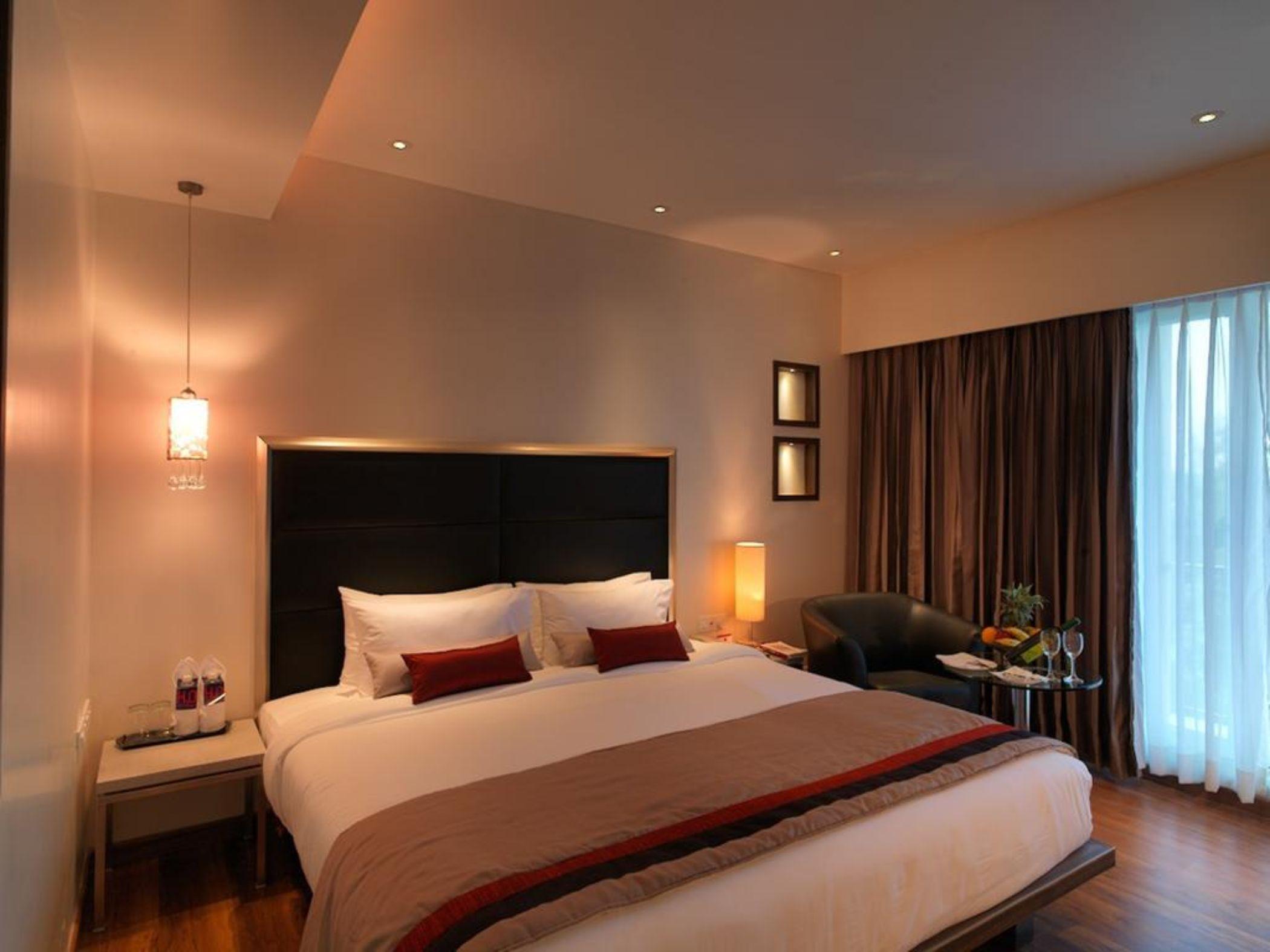 Spree Shivai Hotel Pimpri-Chinchwad Buitenkant foto