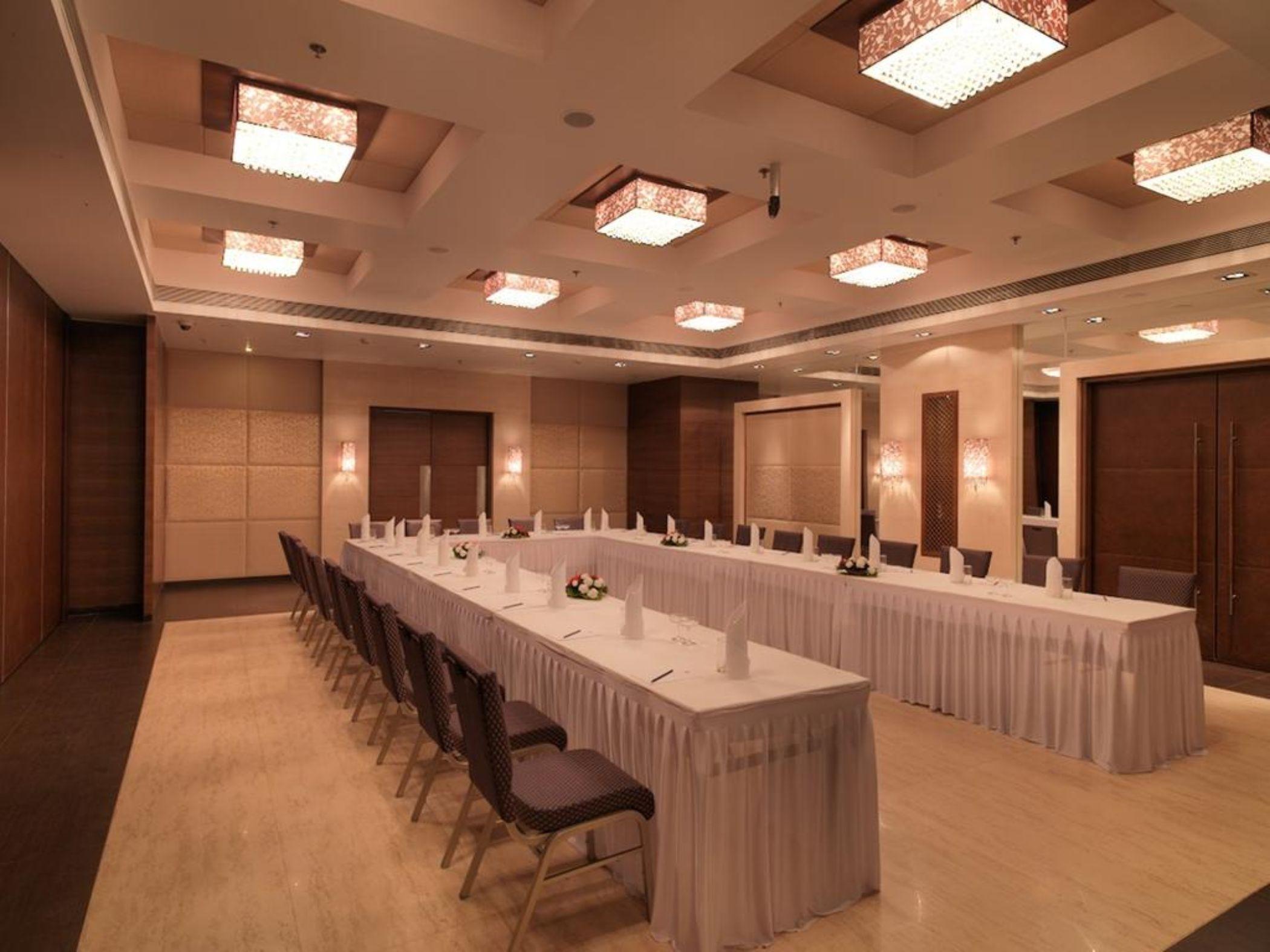 Spree Shivai Hotel Pimpri-Chinchwad Buitenkant foto