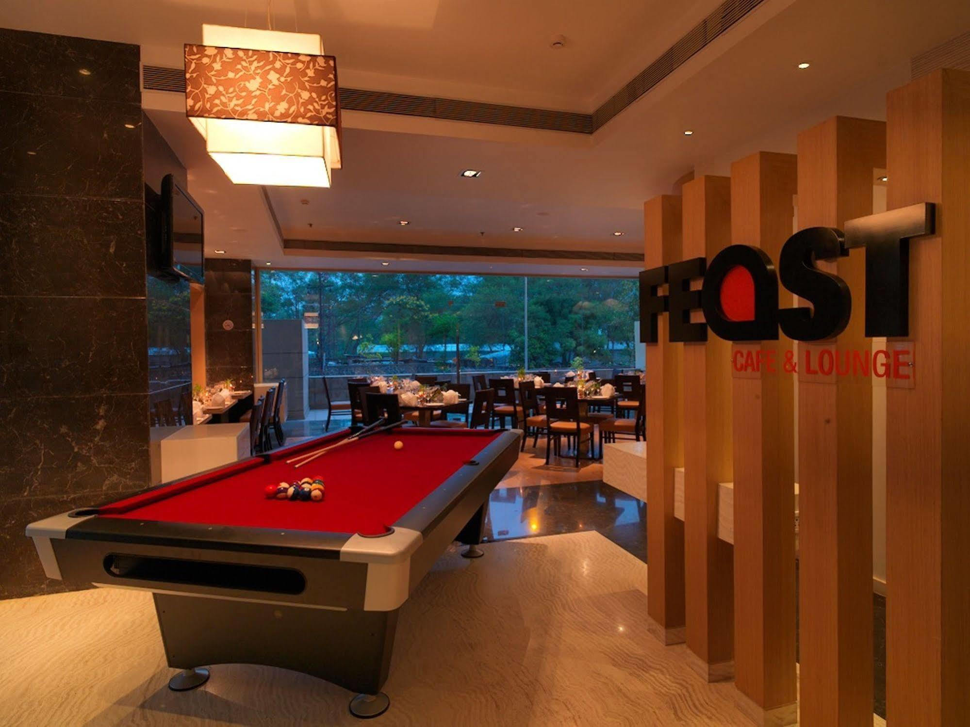 Spree Shivai Hotel Pimpri-Chinchwad Buitenkant foto